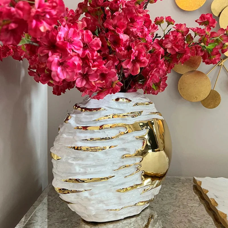 Nordic Irregular Round Porcelain Vase Ornament Luxury Electroplated Gold Silver Ceramic Vase Flower Arrangement Table Decoration