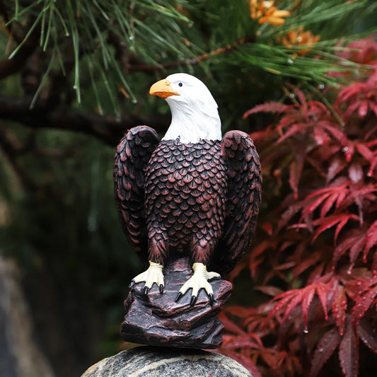 Ornamenti di decorazioni di aquila calva statue del giardino sospeso statue ad alto multicolore in resina per uccelli decorazione dell'albero per il giardino del portico prato patio