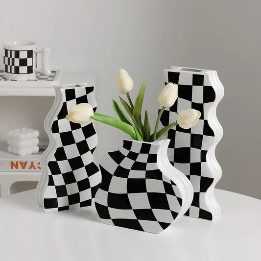 Decoração de vaso de cerâmica em preto e branco Decoração do xadrez de alto senso Vaso de flores seco da sala de estar Arranjo de flores Decoração doméstica