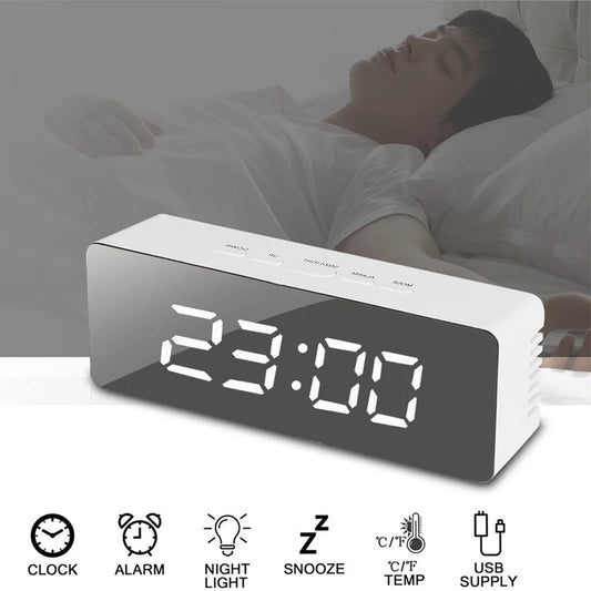 Horloge de miroir LED Récit d'alarme numérique avec une fonction de température de snooze de dimin