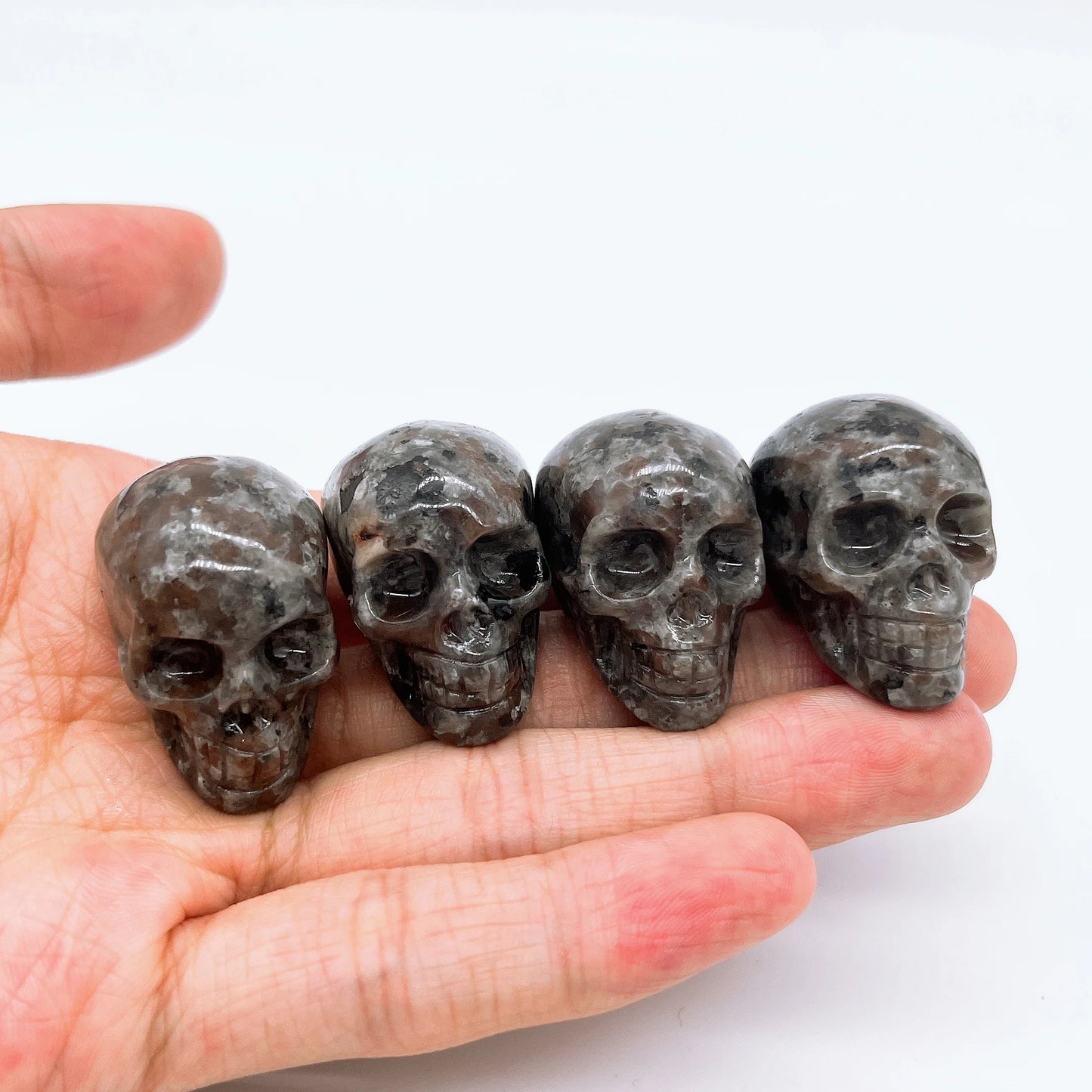 35mm Natural Yooperlite Skull Quartz Crystal Flame Stone Skull Carving Statue Home Decoration Collection Witchcraft Gift Crafts