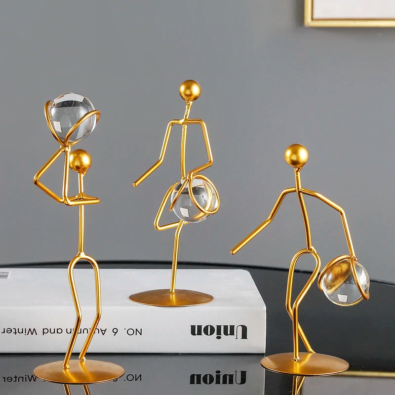 1Pcs New luxury wrought iron sports villain crystal ball ornaments creative crafts living room porch wine cabinet decoration