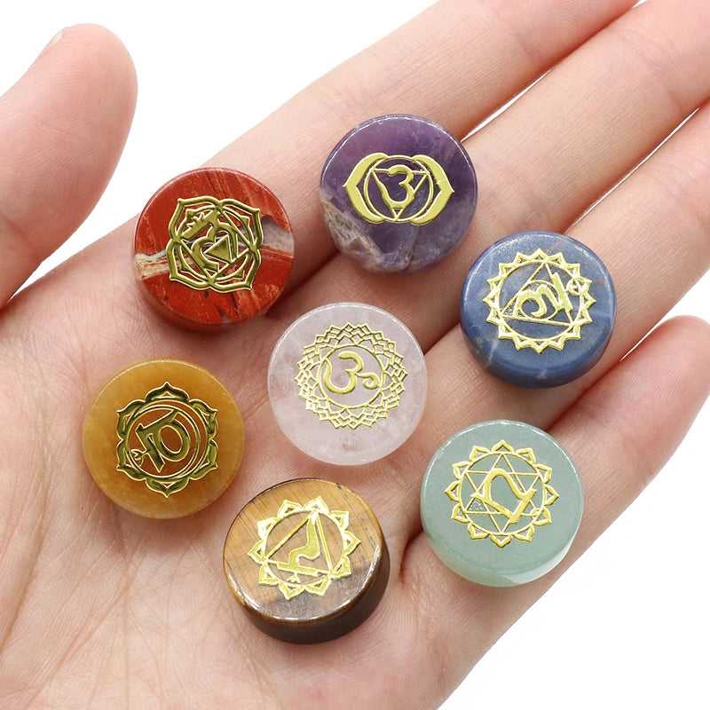 7pcs sieben Chakras Natural Crystal Amethyst Sodalit klarer Quarzheilung Rune Spirit Reiki Energy Stone Yoga Aura