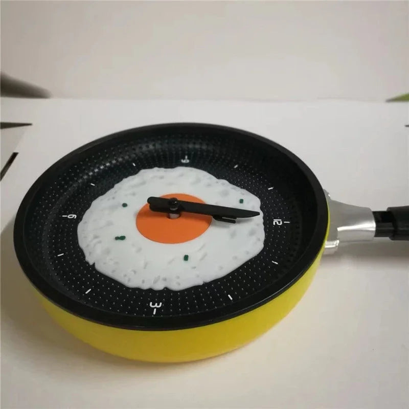 2021 new tableware design creative frying pan modeling kitchen clock creative modern home decoration hanging table